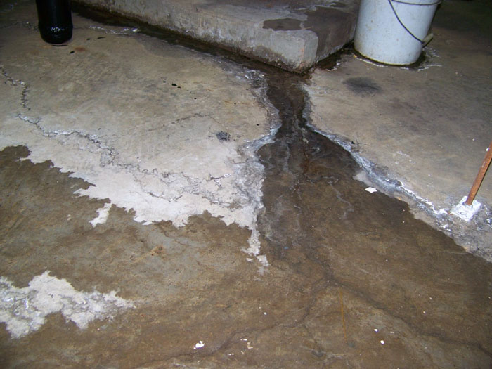 wet-basements-michigan-basement-cracks&-leaks-3