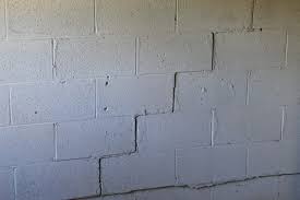 foundation-wall-cracks-fenton-mi-basement-cracks-and-leaks-1